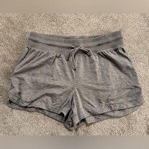 Gap Women's Gray Athletic Shorts size Large. GapFit Brushed Tech Jersey.